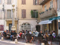 Image of 10 ways to get the most out of your language holiday abroad