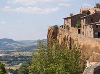 What makes Orvieto a great Italian study destination?