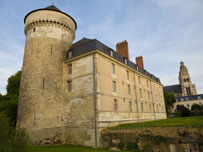 Learn French in Tours and visit the beautiful chateaux of the Loire Valley